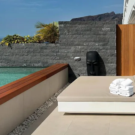 Aquasuites Luxury Penthouse A09 *