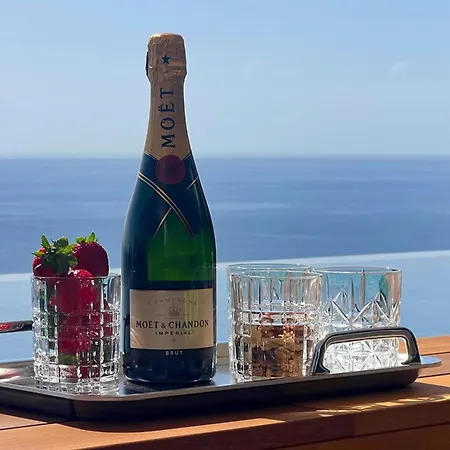 Aquasuites Luxury Penthouse A09